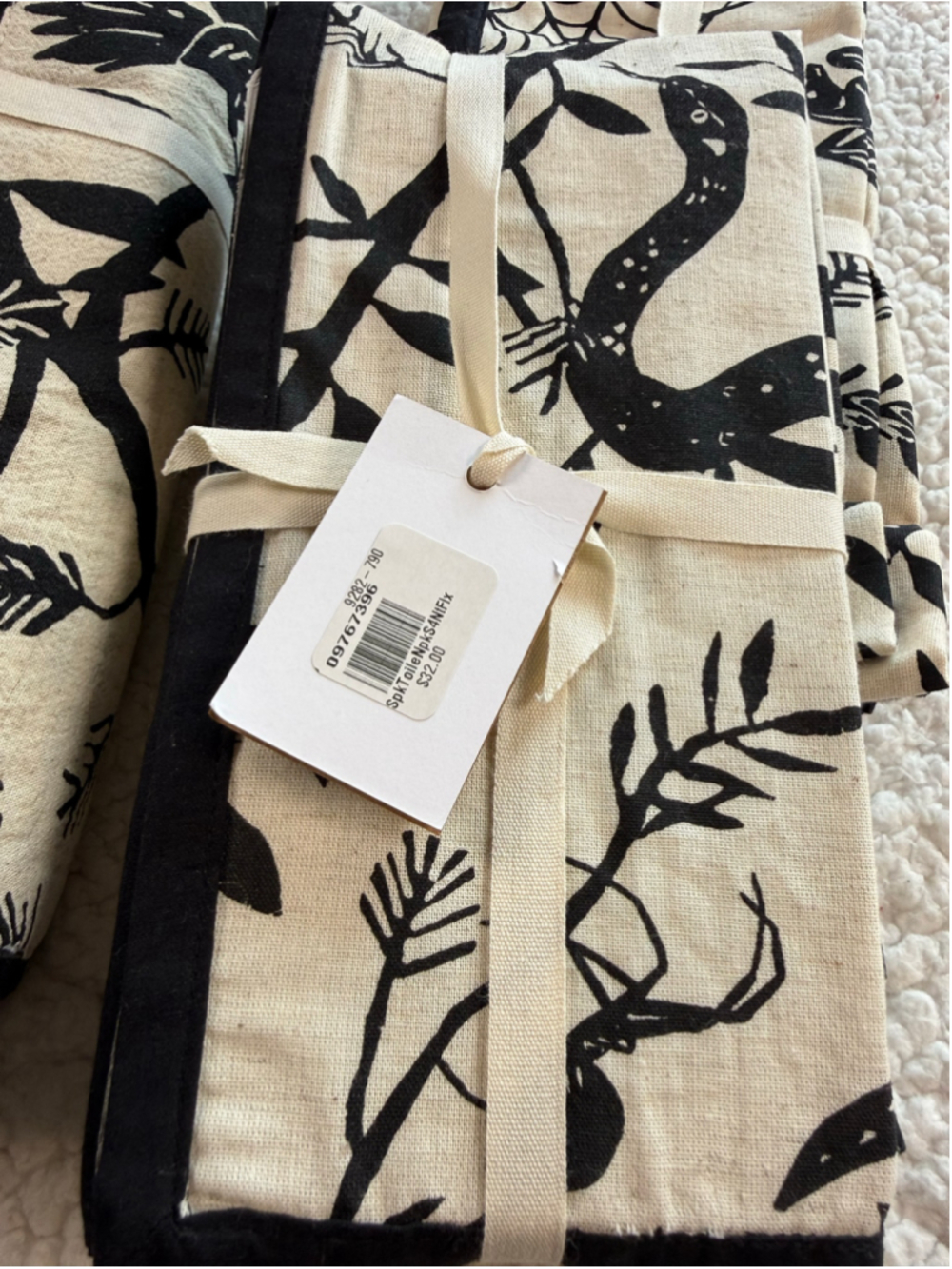 West Elm Spooky Toile Runner & 8 Napkins NWT Halloween Goth Augtober - Picture 6 of 12